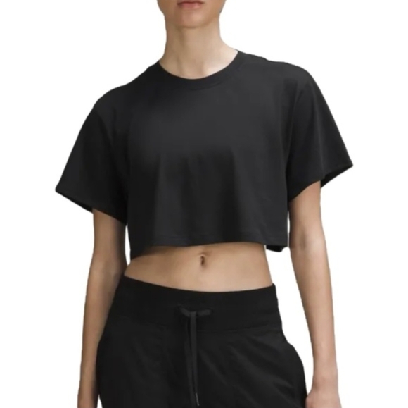 lululemon athletica Tops - Lululemon Crop Top Tee Shirt